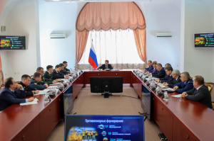 Подготовка к пожароопасному сезону и строительство дамб: Александр Козлов посетил Хабаровский край